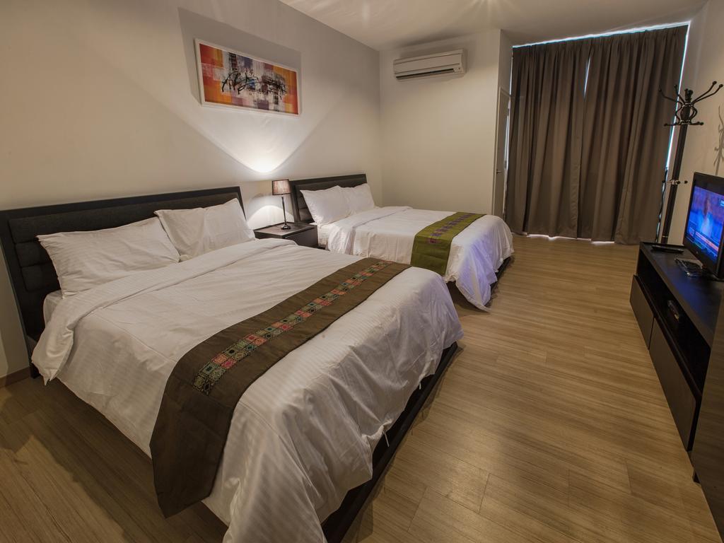 Luxfort 118 Service Suites Tanjung Tokong Room photo